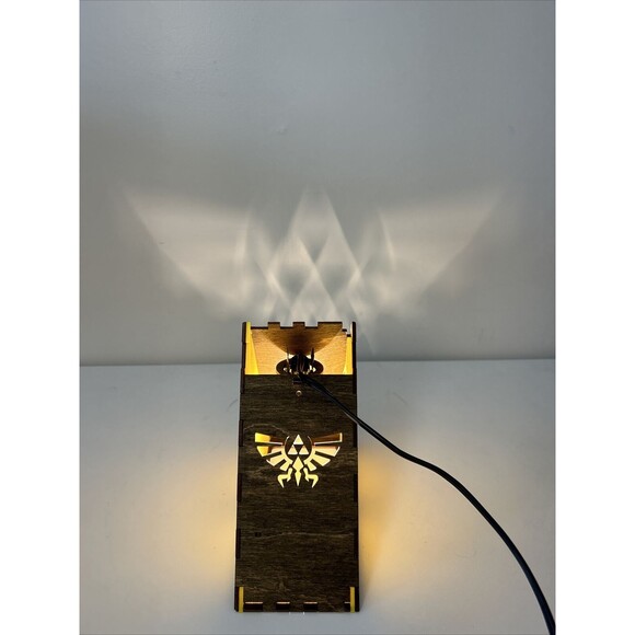 The Legend of Zelda Triforce Light Lamp Hyrule Crest Nintendo - Picture 4 of 11